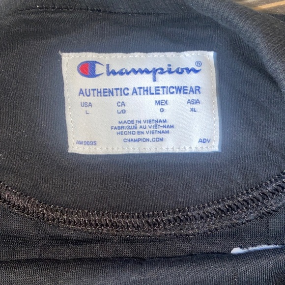 Champion  Black Quilted Crewneck Sweatshirt - Picture 2 of 4